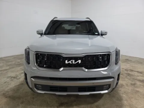 Photos of 2023 Kia Telluride SX-Prestige X-Pro for sale in Wentzville, MO at Clement Hyundai