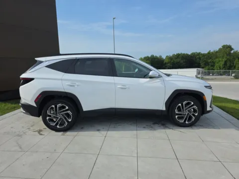 More photos of 2025 Hyundai Tucson Limited at Clement Hyundai, MO