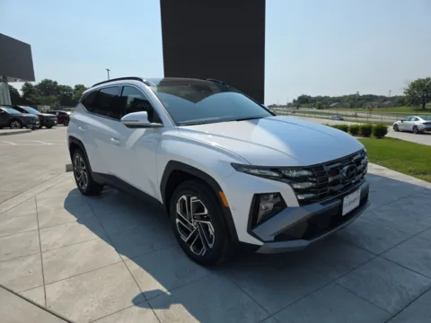 Another view of 2025 Hyundai Tucson Limited for sale in Wentzville, MO at Clement Hyundai