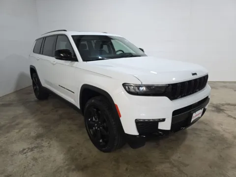 Another view of 2024 Jeep Grand Cherokee L Limited for sale in Wentzville, MO at Clement Hyundai
