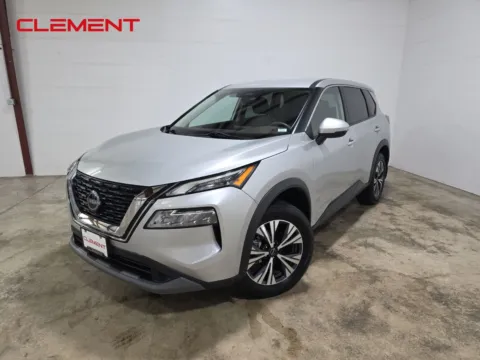 Silver 2022 Nissan Rogue SV for sale in Wentzville, MO