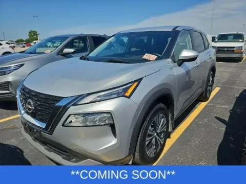 Silver 2022 Nissan Rogue SV for sale in Wentzville, MO
