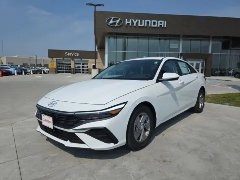 White 2025 Hyundai Elantra SE for sale in Wentzville, MO
