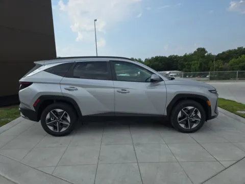More photos of 2025 Hyundai Tucson Hybrid SEL Convenience at Clement Hyundai, MO