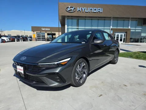 Gray 2025 Hyundai Elantra SEL Convenience for sale in Wentzville, MO