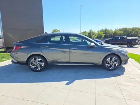 More photos of 2025 Hyundai Elantra SEL Convenience at Clement Hyundai, MO
