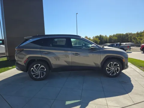 More photos of 2025 Hyundai Tucson Hybrid Limited at Clement Hyundai, MO