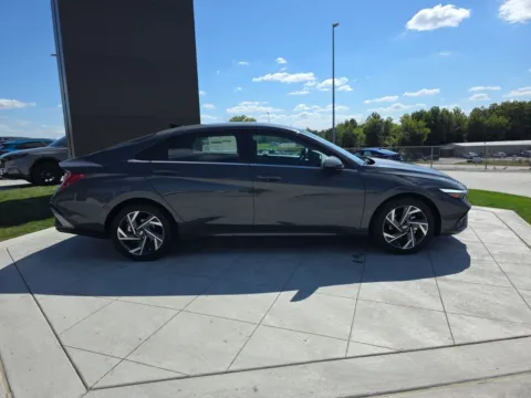 More photos of 2025 Hyundai Elantra SEL Convenience at Clement Hyundai, MO