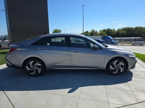 More photos of 2025 Hyundai Elantra SEL Sport at Clement Hyundai, MO