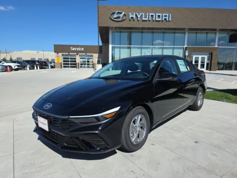 Black 2025 Hyundai Elantra SE for sale in Wentzville, MO