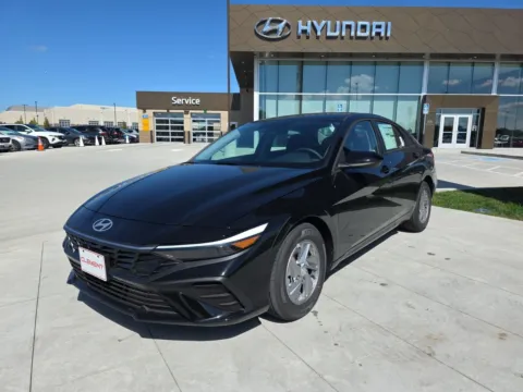 Black 2025 Hyundai Elantra SE for sale in Wentzville, MO