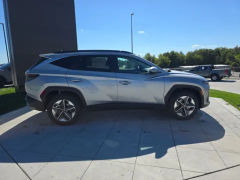 More photos of 2025 Hyundai Tucson Hybrid SEL Convenience at Clement Hyundai, MO