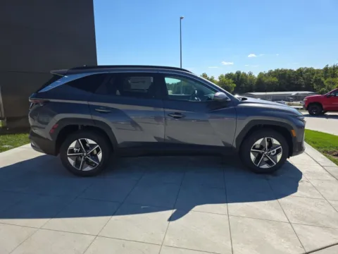 More photos of 2025 Hyundai Tucson Hybrid SEL Convenience at Clement Hyundai, MO