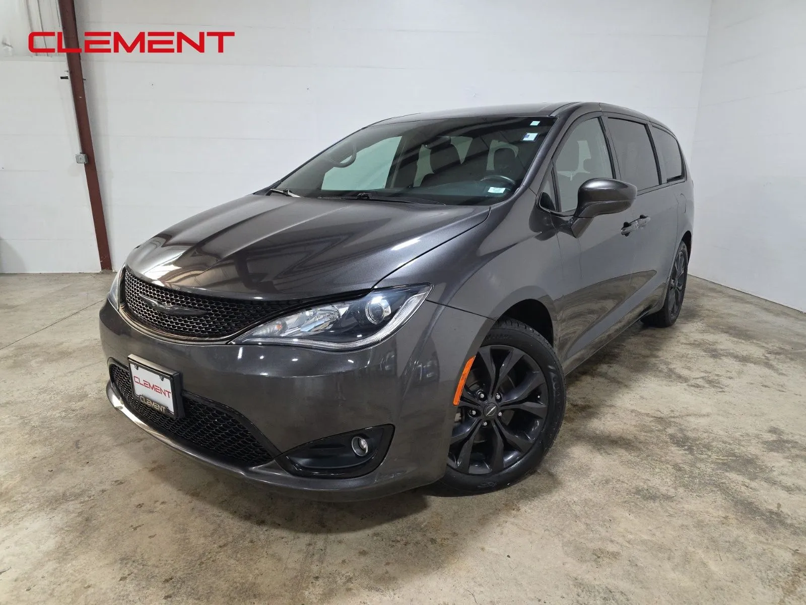 Gray 2019 Chrysler Pacifica Touring Plus for sale in Wentzville, MO
