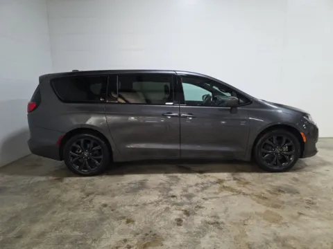 More photos of 2019 Chrysler Pacifica Touring Plus at Clement Hyundai, MO