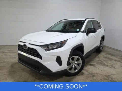 White 2021 Toyota RAV4 LE for sale in Wentzville, MO