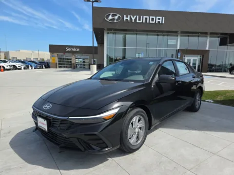 Black 2025 Hyundai Elantra SE for sale in Wentzville, MO