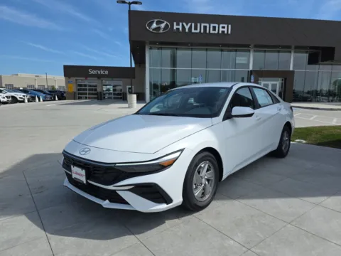 White 2025 Hyundai Elantra SE for sale in Wentzville, MO
