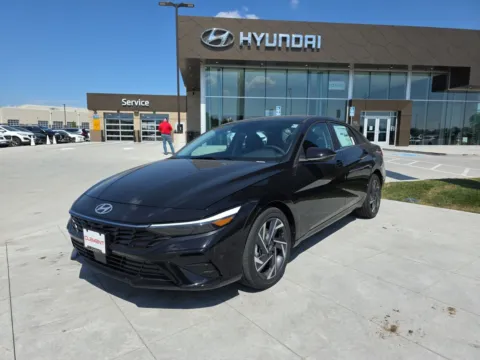 Black 2025 Hyundai Elantra Limited for sale in Wentzville, MO