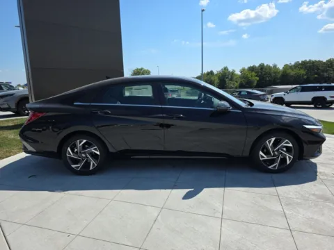More photos of 2025 Hyundai Elantra Limited at Clement Hyundai, MO