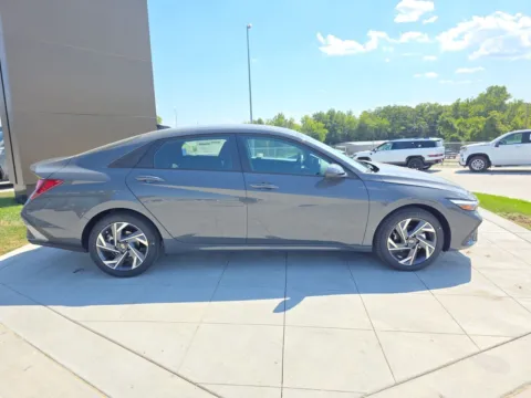 More photos of 2025 Hyundai Elantra SEL Sport at Clement Hyundai, MO