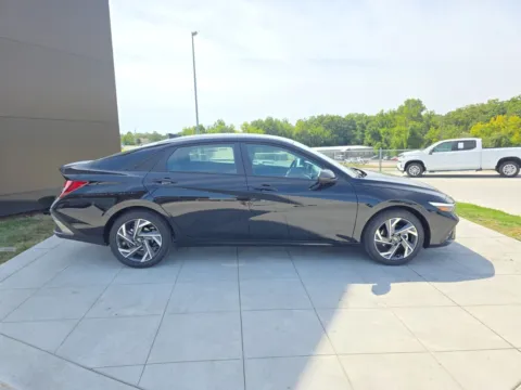 More photos of 2025 Hyundai Elantra SEL Sport at Clement Hyundai, MO