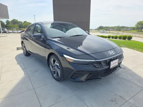 Another view of 2025 Hyundai Elantra SEL Sport for sale in Wentzville, MO at Clement Hyundai