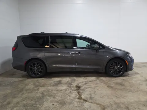 More photos of 2019 Chrysler Pacifica Touring L Plus at Clement Hyundai, MO