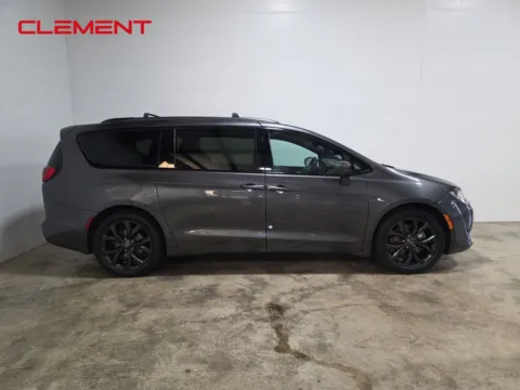 More photos of 2019 Chrysler Pacifica Touring L Plus at Clement Hyundai, MO