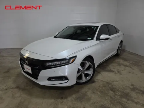 White 2018 Honda Accord Touring 2.0T for sale in Wentzville, MO