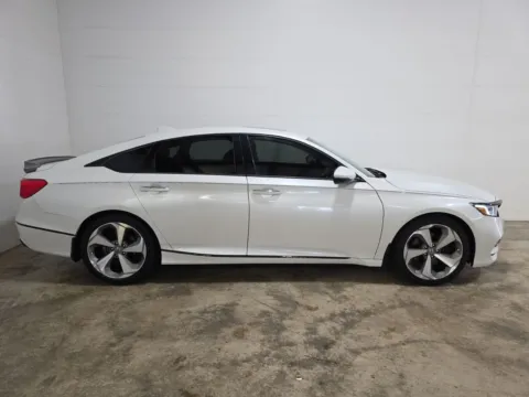 More photos of 2018 Honda Accord Touring 2.0T at Clement Hyundai, MO