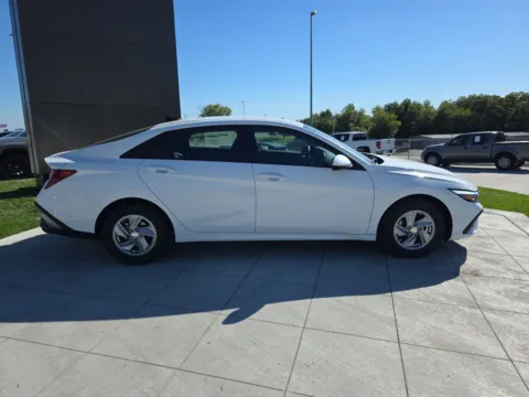 More photos of 2025 Hyundai Elantra SE at Clement Hyundai, MO
