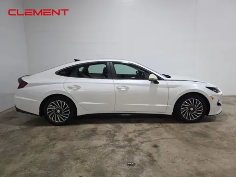 More photos of 2022 Hyundai Sonata Hybrid Limited at Clement Hyundai, MO