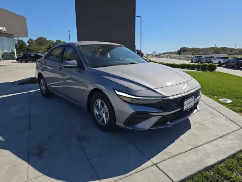 Another view of 2025 Hyundai Elantra SE for sale in Wentzville, MO at Clement Hyundai