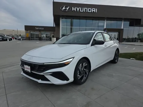 White 2025 Hyundai Elantra SEL Sport for sale in Wentzville, MO