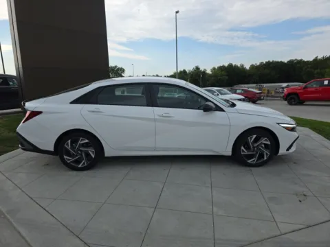 More photos of 2025 Hyundai Elantra SEL Sport at Clement Hyundai, MO