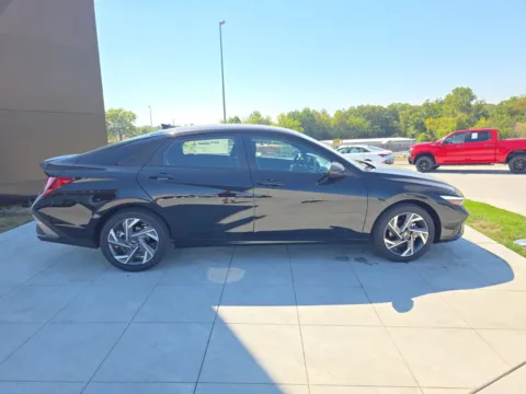 More photos of 2025 Hyundai Elantra SEL Sport at Clement Hyundai, MO