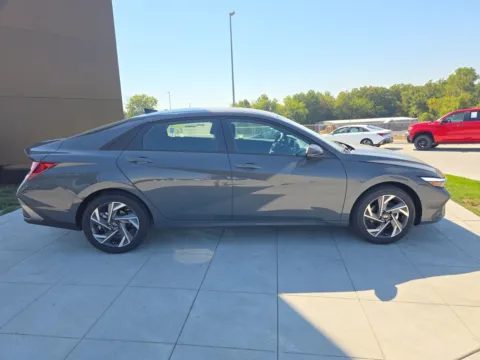 More photos of 2025 Hyundai Elantra SEL Sport at Clement Hyundai, MO