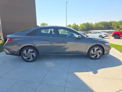 More photos of 2025 Hyundai Elantra SEL Sport at Clement Hyundai, MO