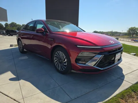 Another view of 2025 Hyundai Sonata Hybrid Limited for sale in Wentzville, MO at Clement Hyundai