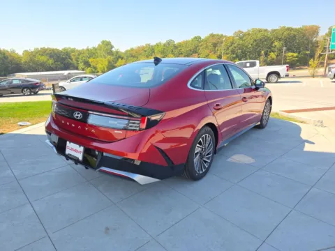 More photos of 2025 Hyundai Sonata Hybrid Limited at Clement Hyundai, MO
