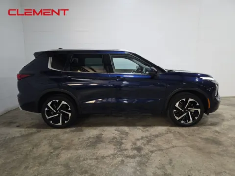 More photos of 2023 Mitsubishi Outlander SEL Black Edition at Clement Hyundai, MO