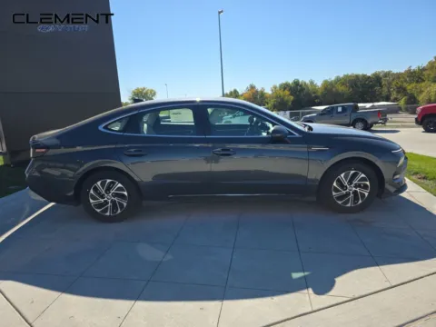 More photos of 2026 Hyundai Sonata Hybrid Blue at Clement Hyundai, MO