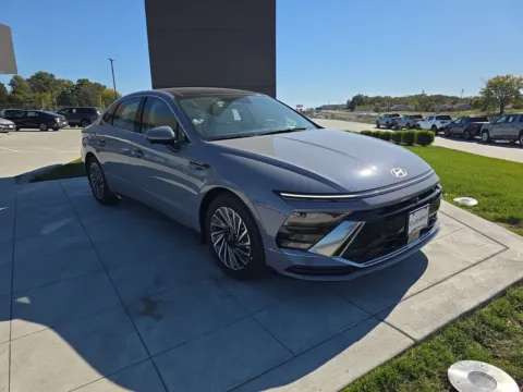 Another view of 2026 Hyundai Sonata Hybrid Limited for sale in Wentzville, MO at Clement Hyundai