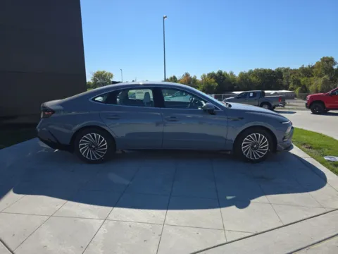 More photos of 2026 Hyundai Sonata Hybrid Limited at Clement Hyundai, MO