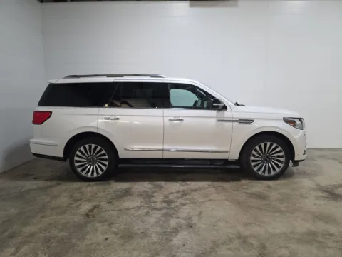More photos of 2019 Lincoln Navigator Reserve at Clement Hyundai, MO