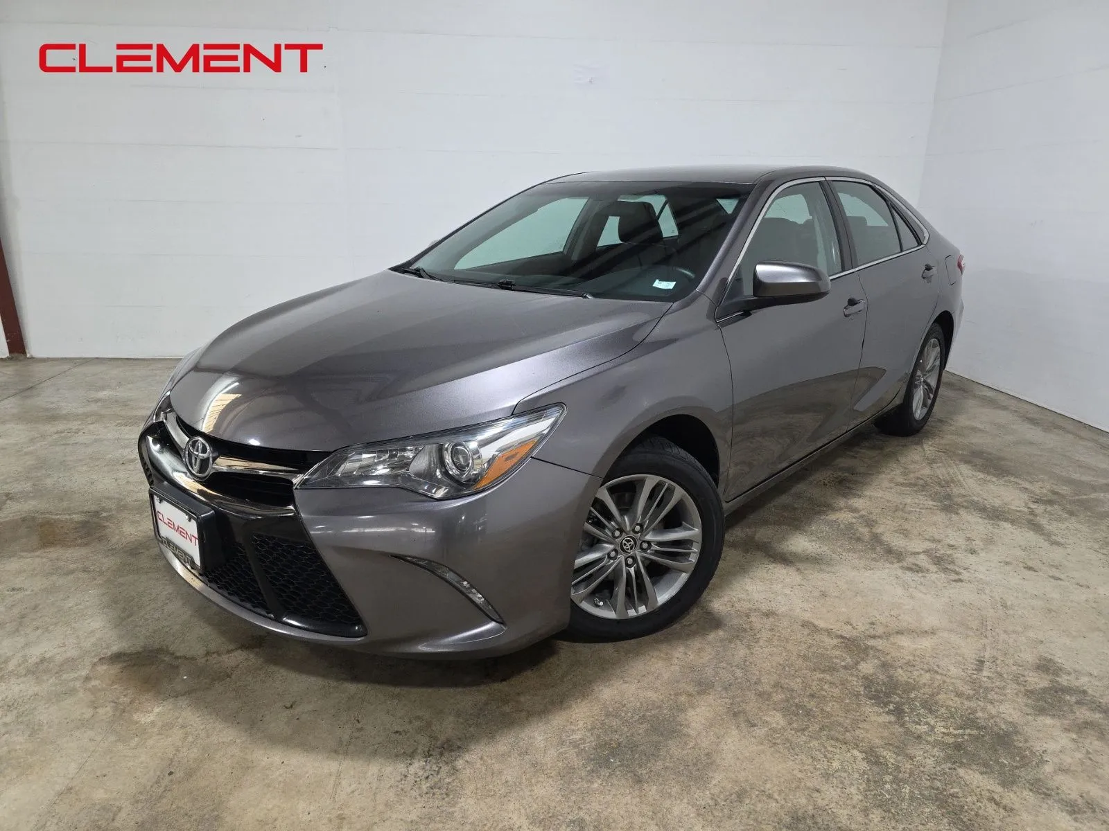Gray 2017 Toyota Camry SE for sale in Wentzville, MO