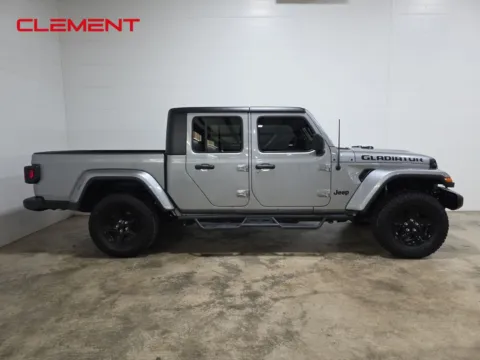 More photos of 2021 Jeep Gladiator Sport at Clement Hyundai, MO