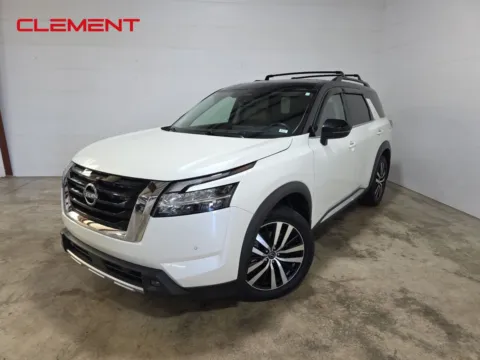 White 2023 Nissan Pathfinder Platinum for sale in Wentzville, MO