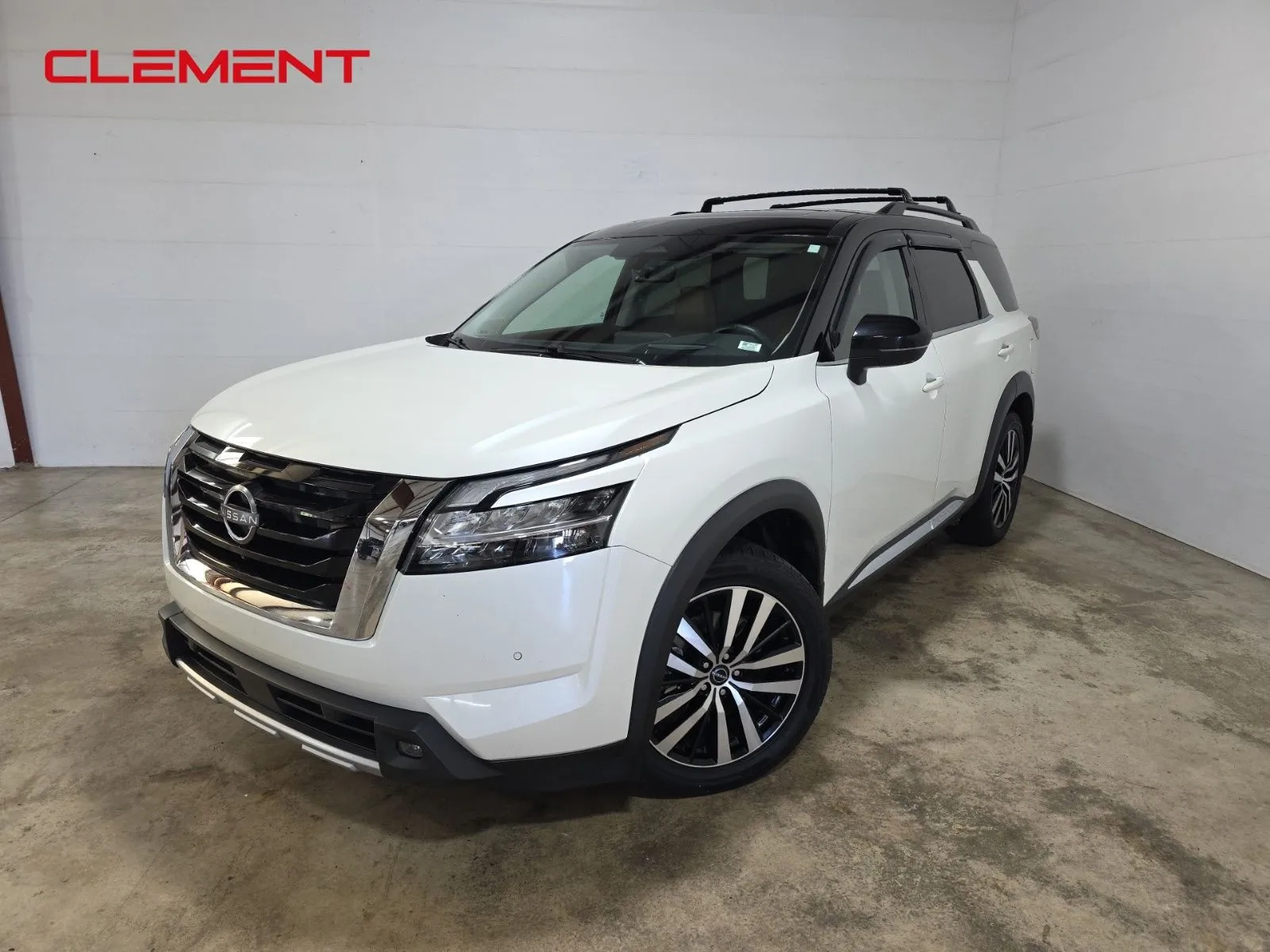 White 2023 Nissan Pathfinder Platinum for sale in Wentzville, MO